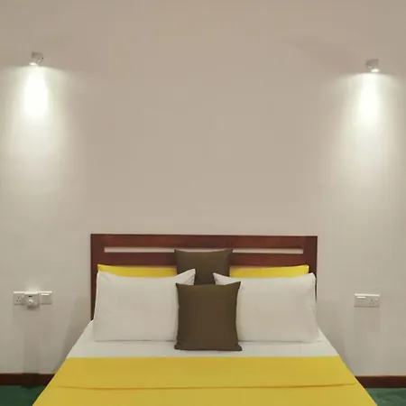 Yala Wind Bed & Breakfast Tissamaharama Room photo