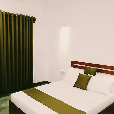 Yala Wind Bed & Breakfast Tissamaharama Room photo